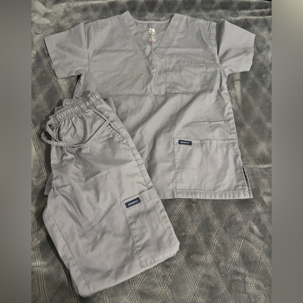 Women’s XS Gray Scrub Set